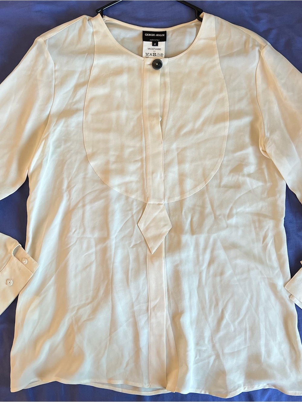 Giorgio Armani 100% Silk Ivory Blouse Made in Italy IT 42 US 6